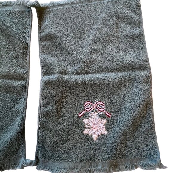 VTG Christmas Holiday Hand Towels 100% Cotton Stitched Green Set of 3 Embroidery - Picture 13 of 16